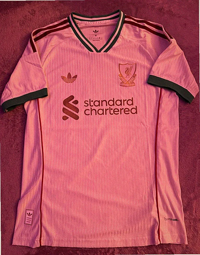 Liverpool Mohamed Salah #11 Special Edition Soccer Jersey Men’s Size M