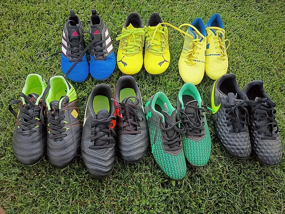 (Lot Of 7) Soccer Cleats For Kids 13c,(2 Size 1y)(1 Sz 1.5y)(2 Sz 2y)(1 Sz 2.5y)