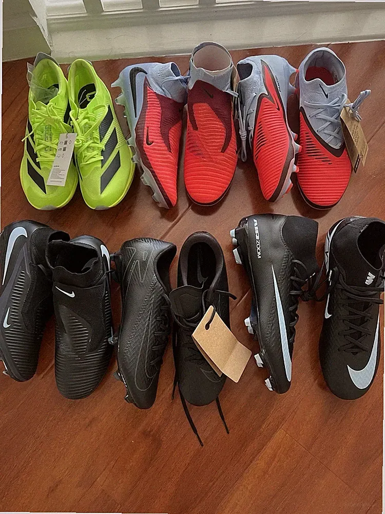 lots of 6 nike soccer cleats，adidas spikes，brand new hj2147 400, hj4122 400