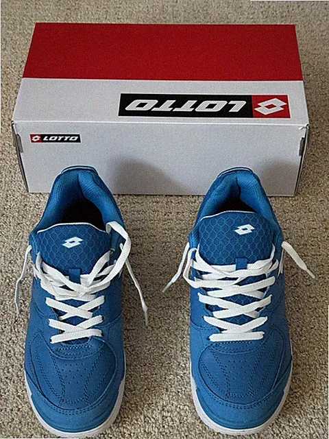 Lotto Blue White Indoor Soccer Shoes US 8.5 Men. Plz read description