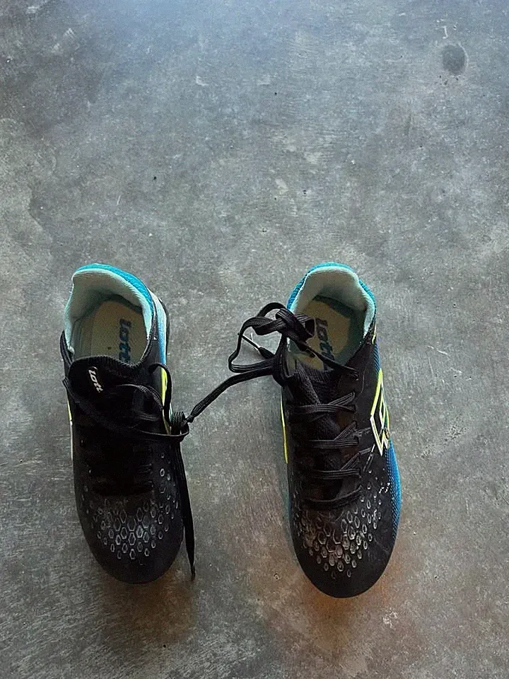 Lotto Kids Youth Soccer Cleats Size 13 Black Blue Yellow FG Football Boots