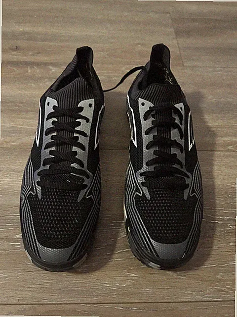 Lotto Men's 250 ID Futsal Football Soccer Turf Shoes Size 8.5 (Worn once)