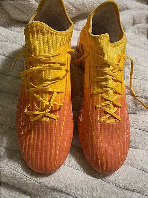 lotto soccer cleats size 6