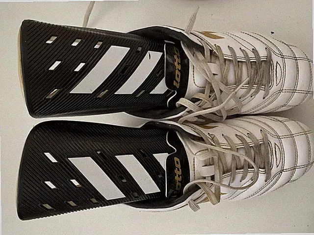 Lotto Soccer Cleats Size 7 Includes Shinguards