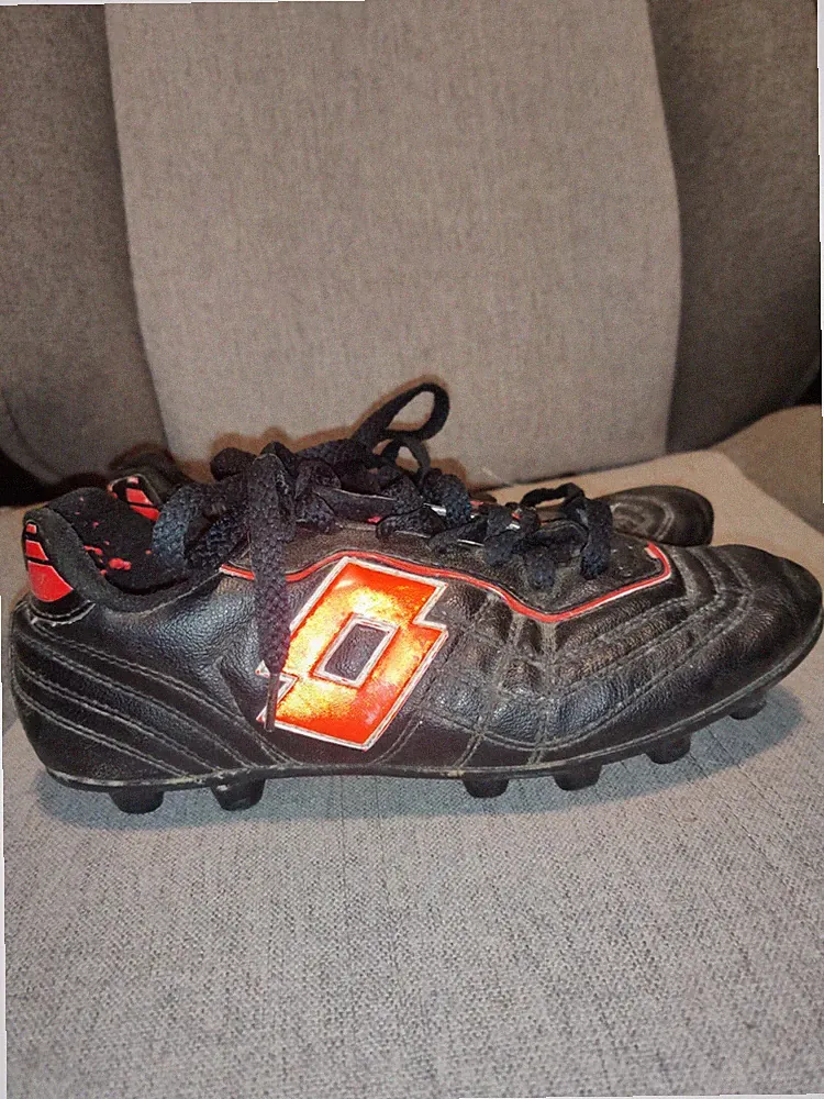 Lotto Soccer Cleats Youth Size 4 Black Red