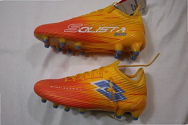 LOTTO SOLISTA 200 IX FG Soccer Cleats/Shoes Men's-US Size: 9.5 (VERY SOFT )