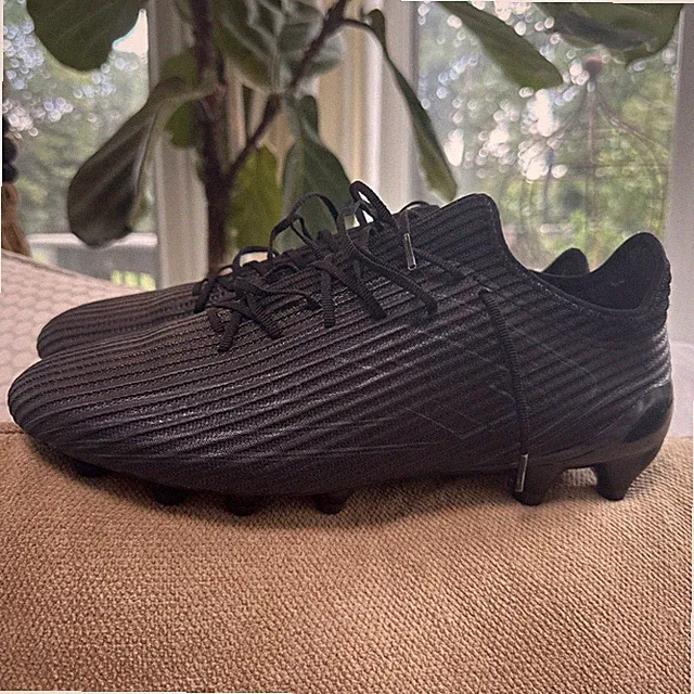 Lotto Solista 200 VIII FG Soccer Cleats