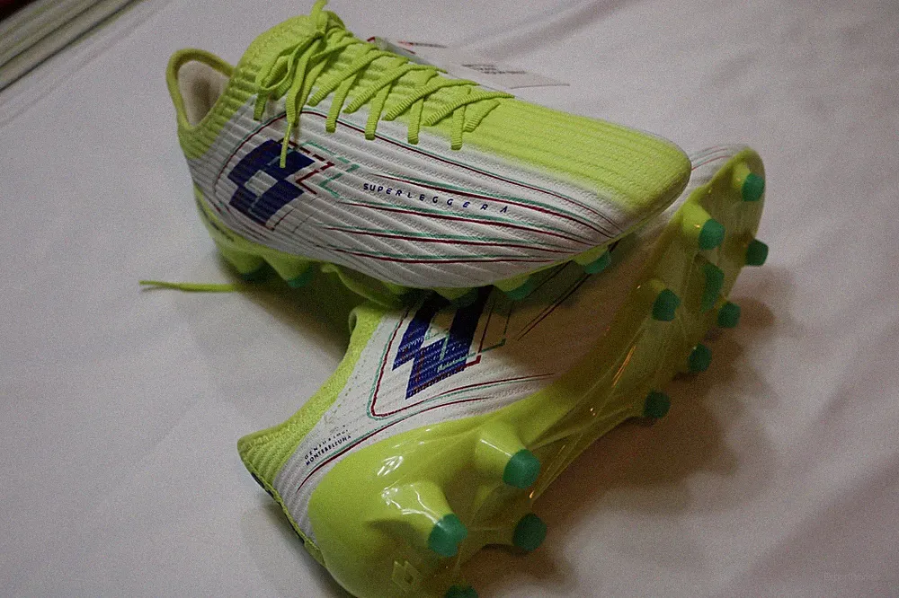 LOTTO Solista 200 VIII FG Soccer Cleats/Shoes Men's-US Size: 8 (VERY SOFT )