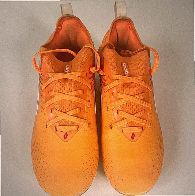 Lotto Solista 700 Football Cleats Orange kids size 1 US