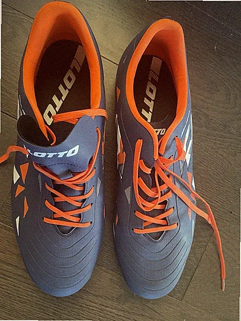 Lotto Solista 700 V ID Indoor Soccer Shoes (men’s size 12.5)