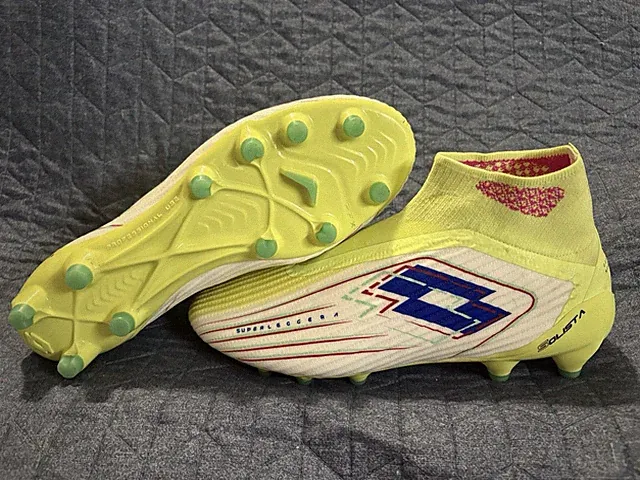 Lotto Solista Superleggera Soccer Cleats Lightweight Yellow Pink Plastic