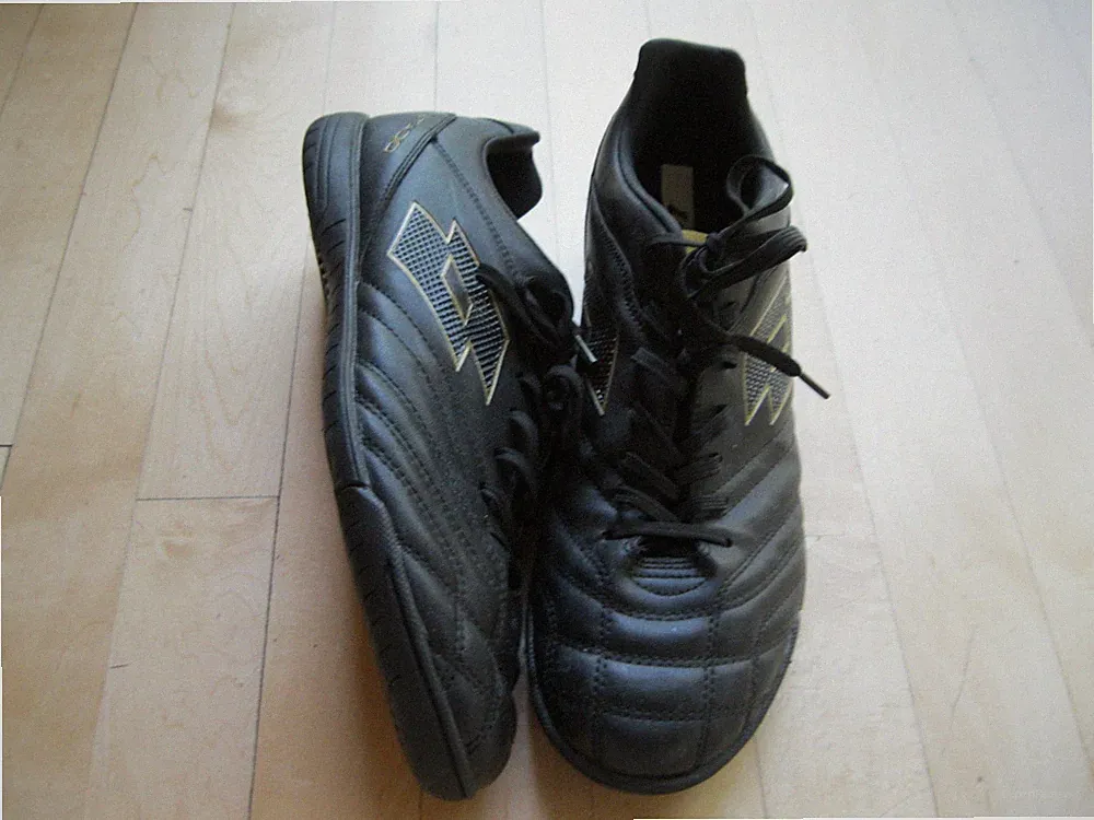 Lotto Stadio 705 ID Platino Indoor Turf Soccer Shoes Black Gold Men 8.5