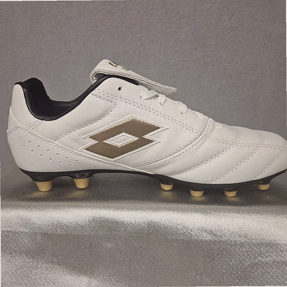 Men's Size 9 Medium Soccer Cleats