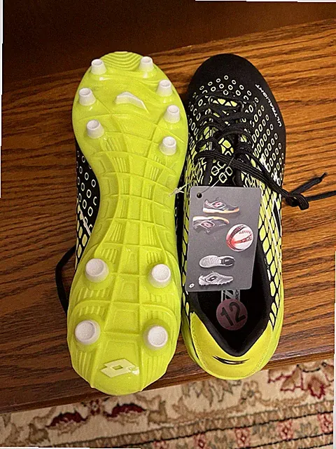 Lotto Ultralight Soccer Cleats
