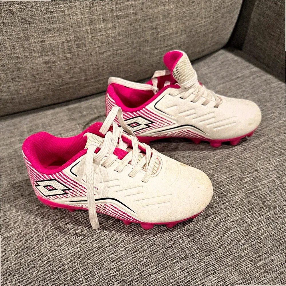 Lotto Youth Soccer Cleats White/Pink US Size 9K Kids Athletic Footwear