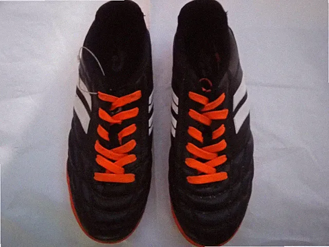 Low Womens Soccer Cleats Black LIKE NEW* Sz 6.5 unsure of brand SEE PHOTOS