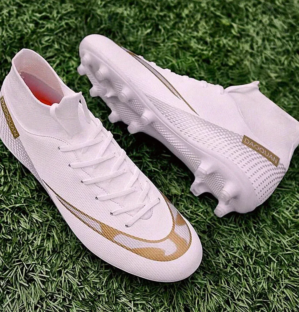 Man & Woman soccer cleats size 6.5