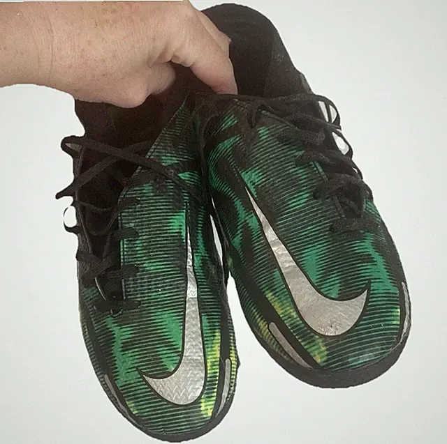 Men 6.5/ W 8 Nike Phantom GT2 Academy SW Indoor soccer Cleats Black Green Volt