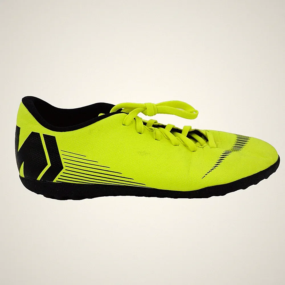 Men 7.5 Nike Mercurial Vapor 12 Neon Yellow Indoor Soccer Cleats Shoe AH7386-701
