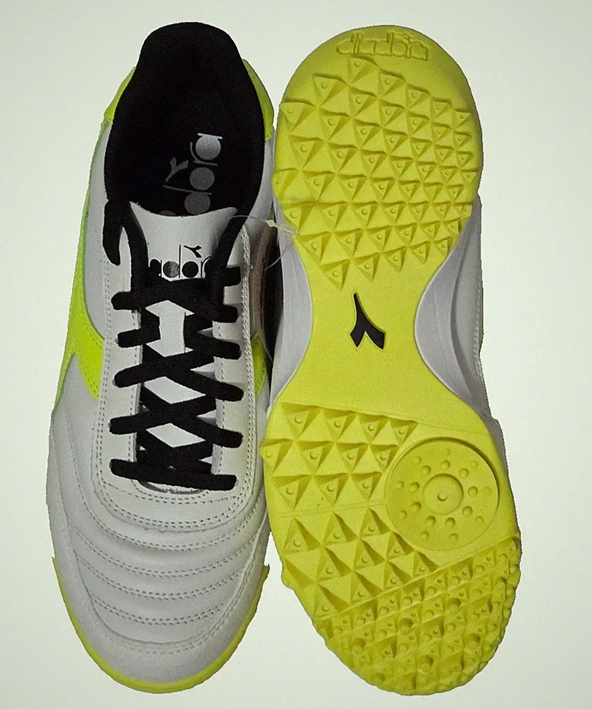 Men 8.5 Diadora Calcetto Graphic Lightweight Turf Soccer White Sneakers Athletic