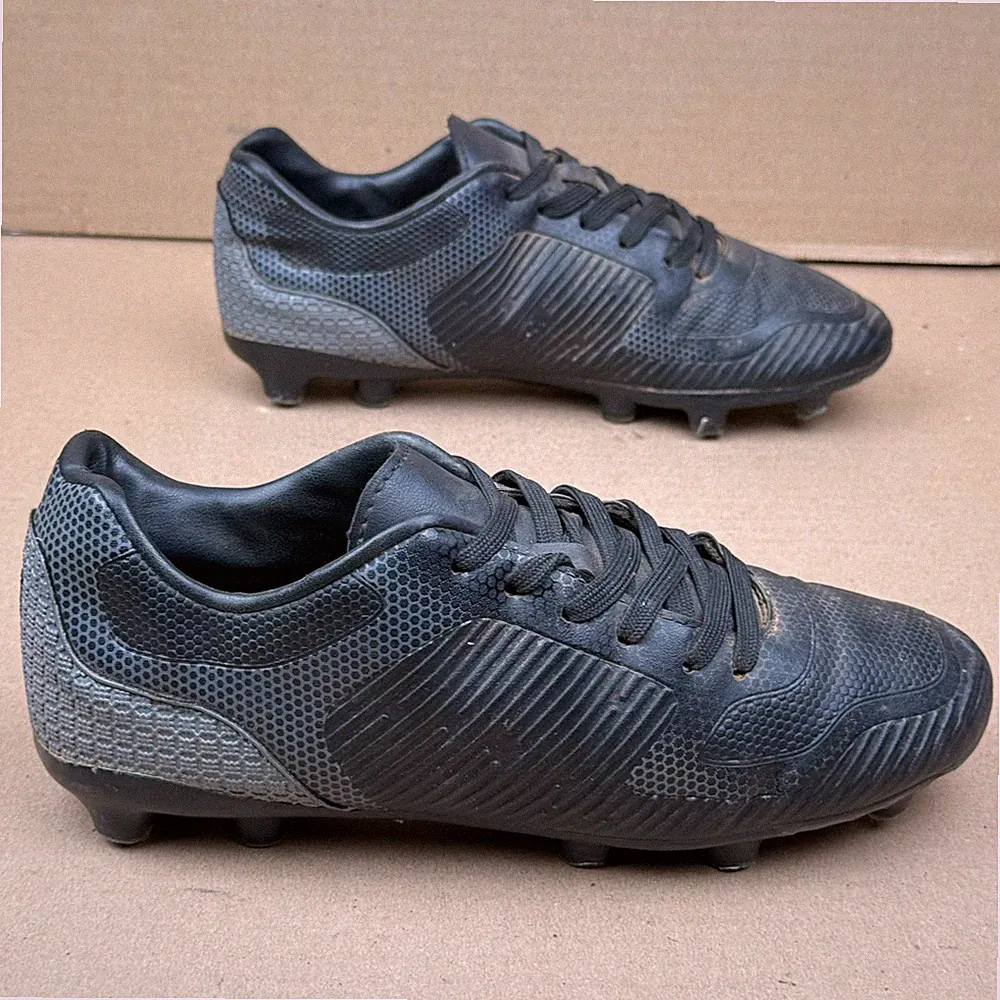 Men's Dream Pairs Superlight Soccer Cleats Black Size US 7 Needs Cleaning