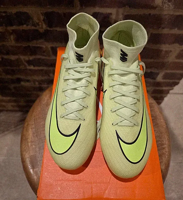 Men's Nike ZM Superfly 10 Pro FG Firm Ground Cleats in Colorway Limelight Sz 7M