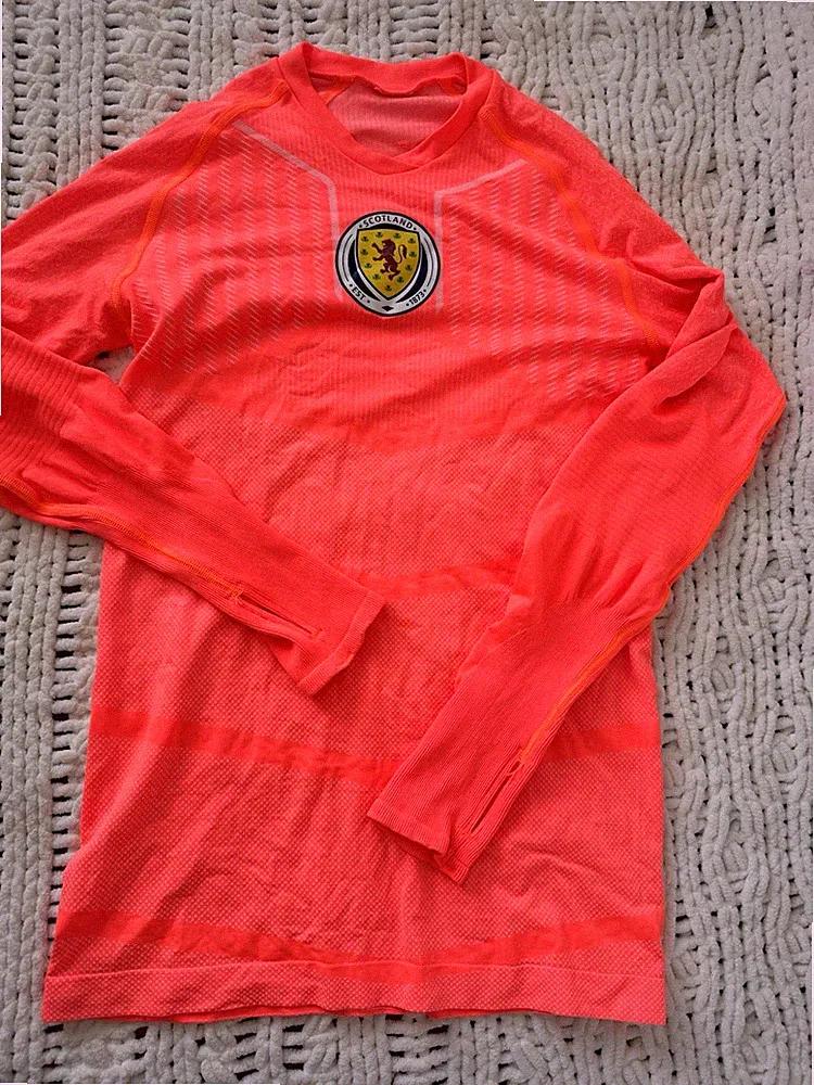 Men’s Scotland Pink Long Sleeve Soccer Jersey Size L