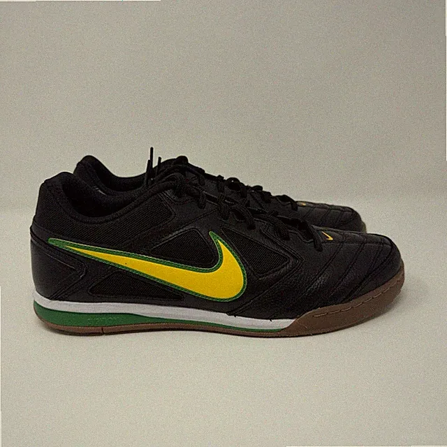 Men’s Size 11 - Nike Gato Soccer Indoor Court IC Brazil IB8509-001