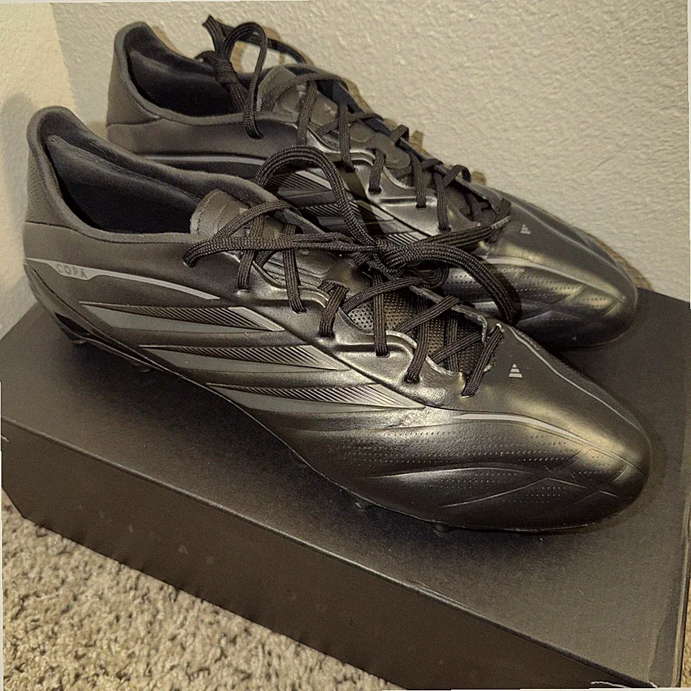 soccer cleats adidas