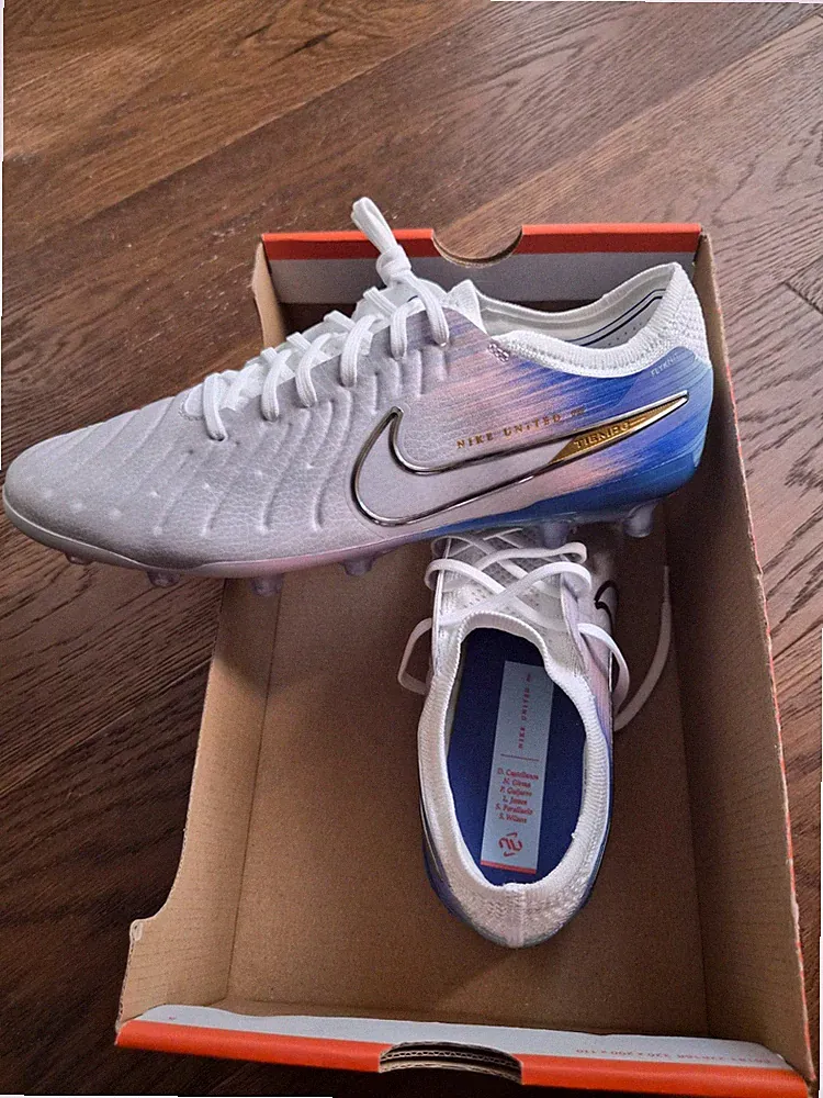 Men’s Size 9 Soccer Cleats Nike Legend 10 ELITE AG PRO NU2 Vast Grey Racer Blue