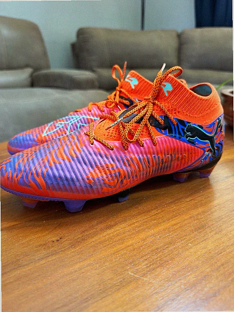 Men’s size US 8 PUMA FUTURE 8 Ultimate Creativity Soccer Cleats BRAND NEW