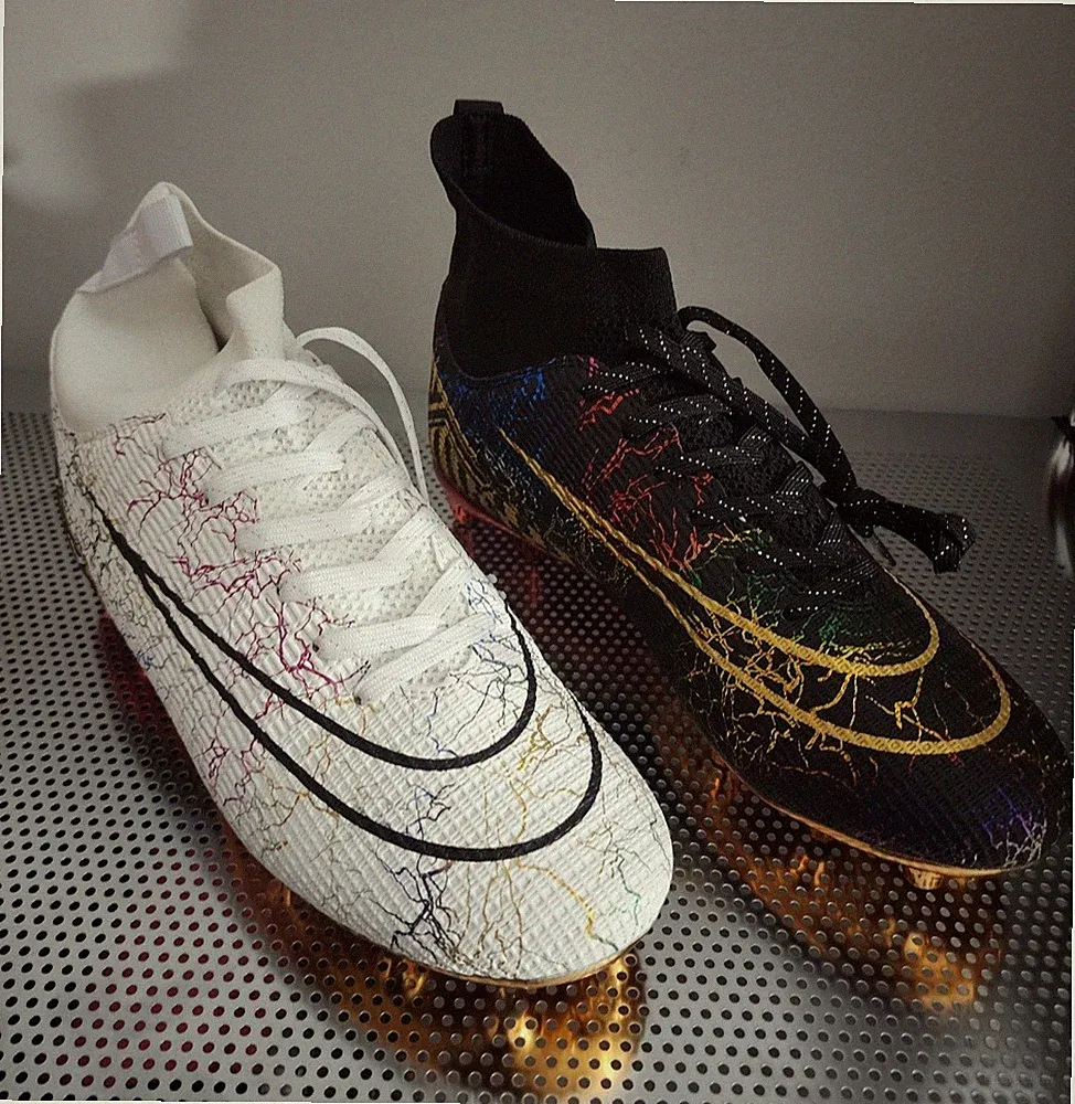 Men's Soccer Cleats Generic Brand, Size 6/6.5 US (39 EU) New