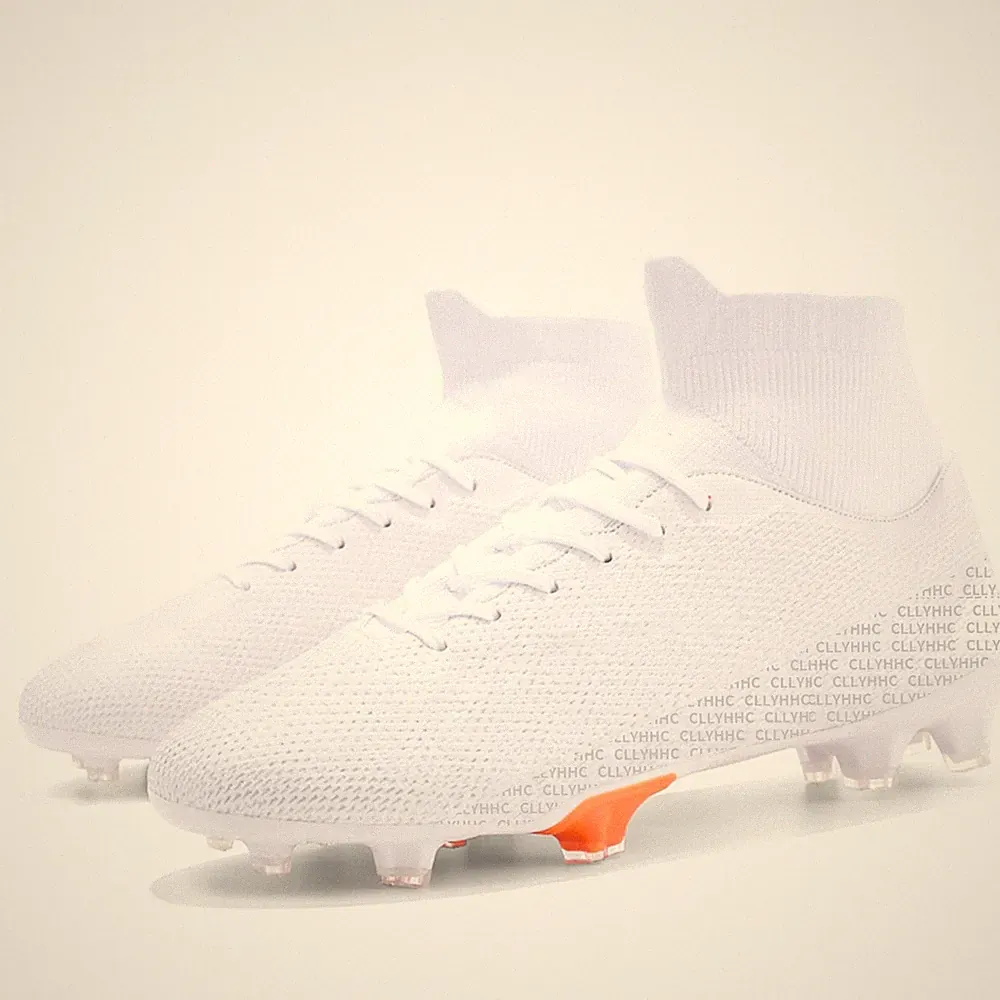 Men‘s Soccer Cleats Lightweight Football Boots Breathable Professional Sne