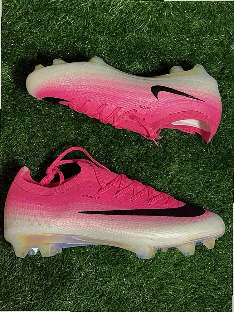 Men's Soccer Cleats - Nike Vapor - New With Box & Bag