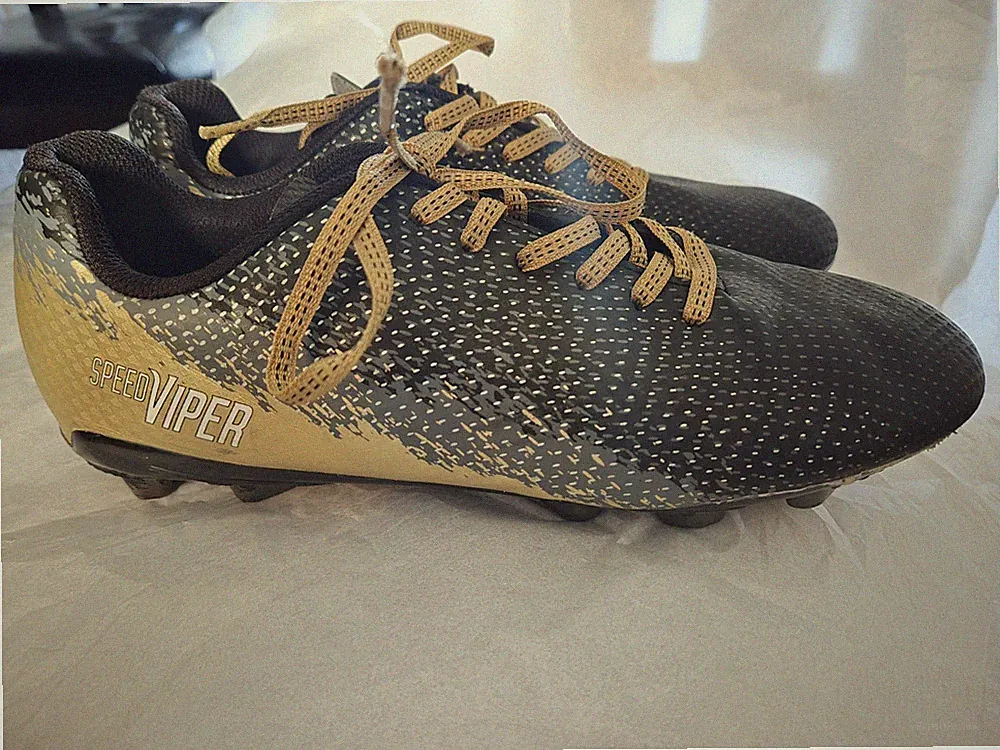 Men's/Youth Size 5.5 DSG Speed Viper Soccer Cleats