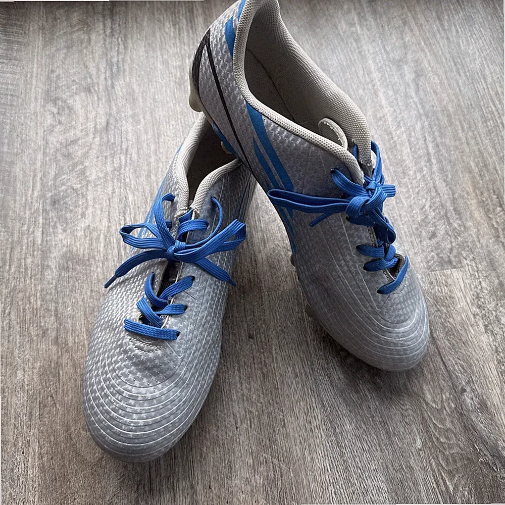 Men Soccer Cleats size 10