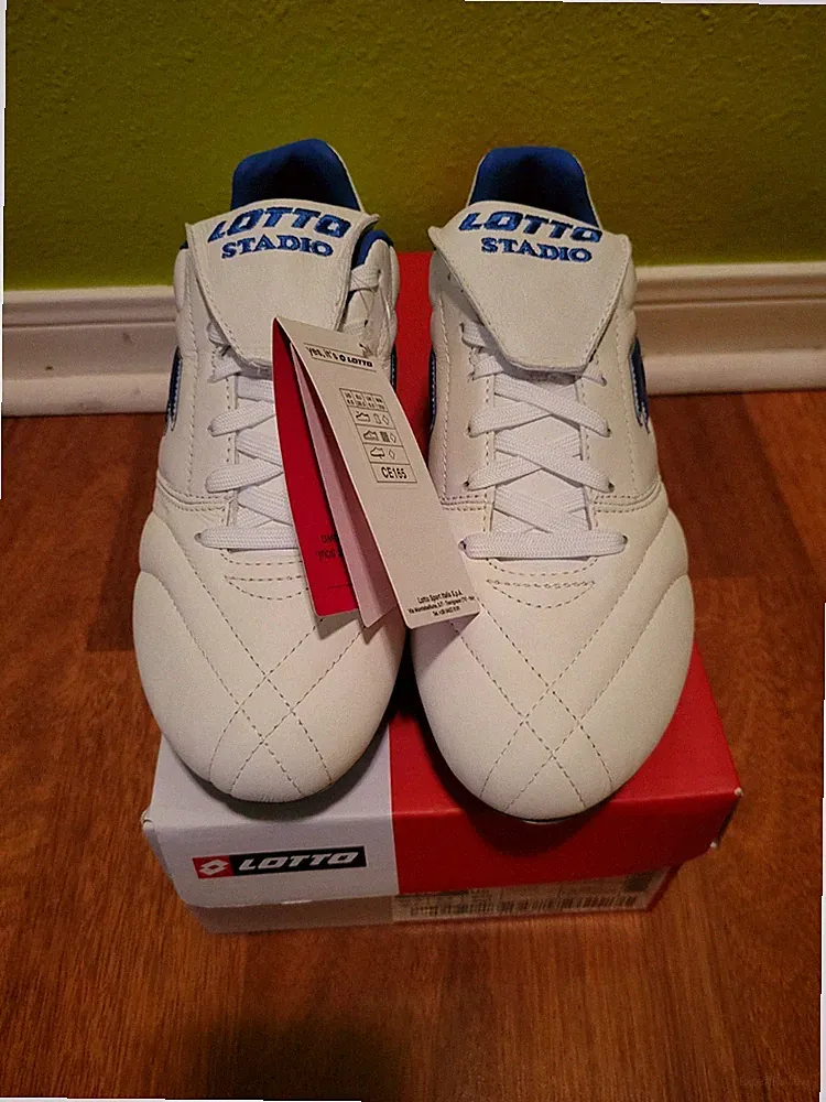 MEN- Stadio 200 III FG Soccer Cleats Size 6.5 White Blue K Leather Forefoot