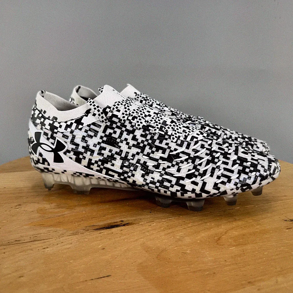 Mens 7 / Womens 8.5 - Under Armour UA Magnetico Elite 5 FG Soccer Cleats Pixels