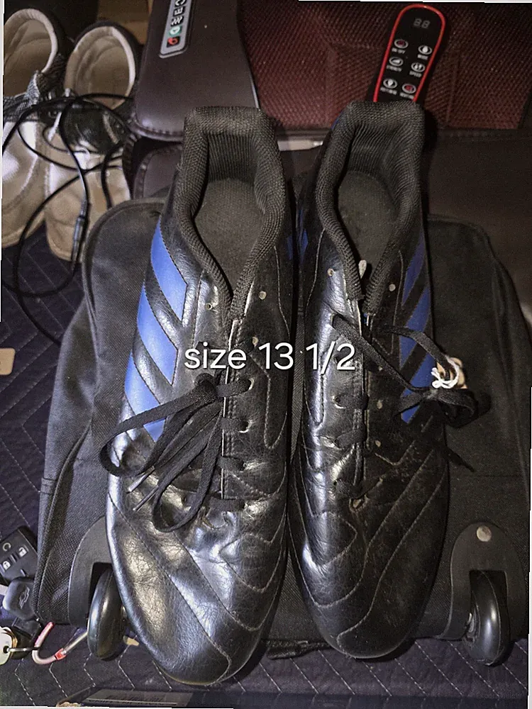Mens Adidas Soccer Cleats Size 13.5 Used