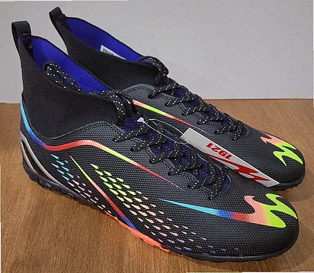 Mens High Top Breathable Soccer Shoes / Cleats US Size 10 ** BRAND NEW **