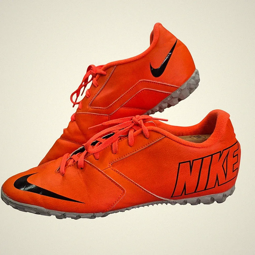Mens Nike Turf Soccer Shoes Orange & Black Lightweight Athletic Cleats Size 12