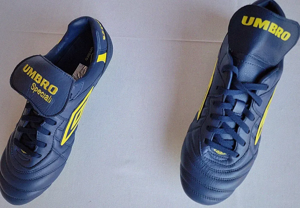 Mens Size 12 Navy Blue/Yellow Umbro Speciali Pro 24 FG Leather Soccer Cleats