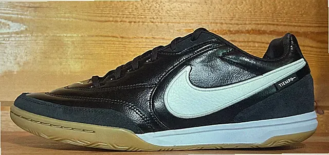 MENS SIZE 8.5 Nike Tiempo Streetgato Indoor Court IC Soccer Shoes BLACK/WHITE
