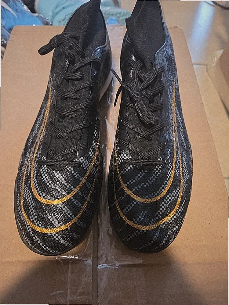 Mens soccer cleats size 12 new Black/Gold