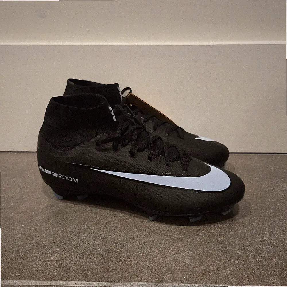 soccer cleats mens nike