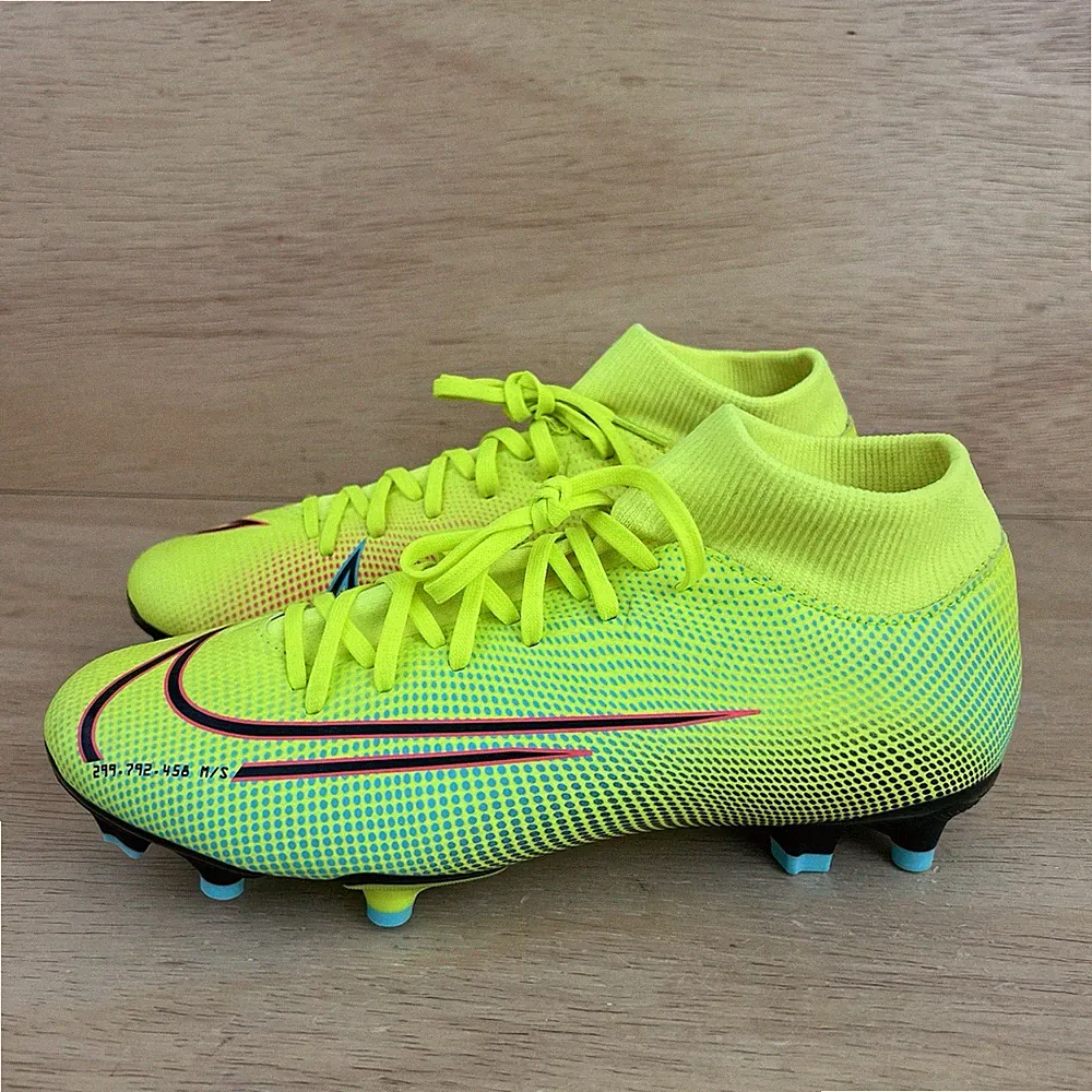 Mercurial Superfly 7 Academy MG Dream Speed 2 soccer cleats Men’s Size 6.5