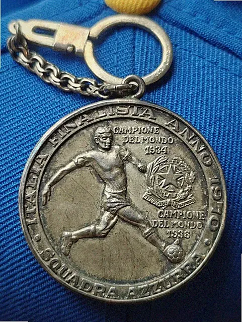 Mexico Italia 1970 World Cup Soccer Silver Medal in Sterling Bezel Keychain Rare