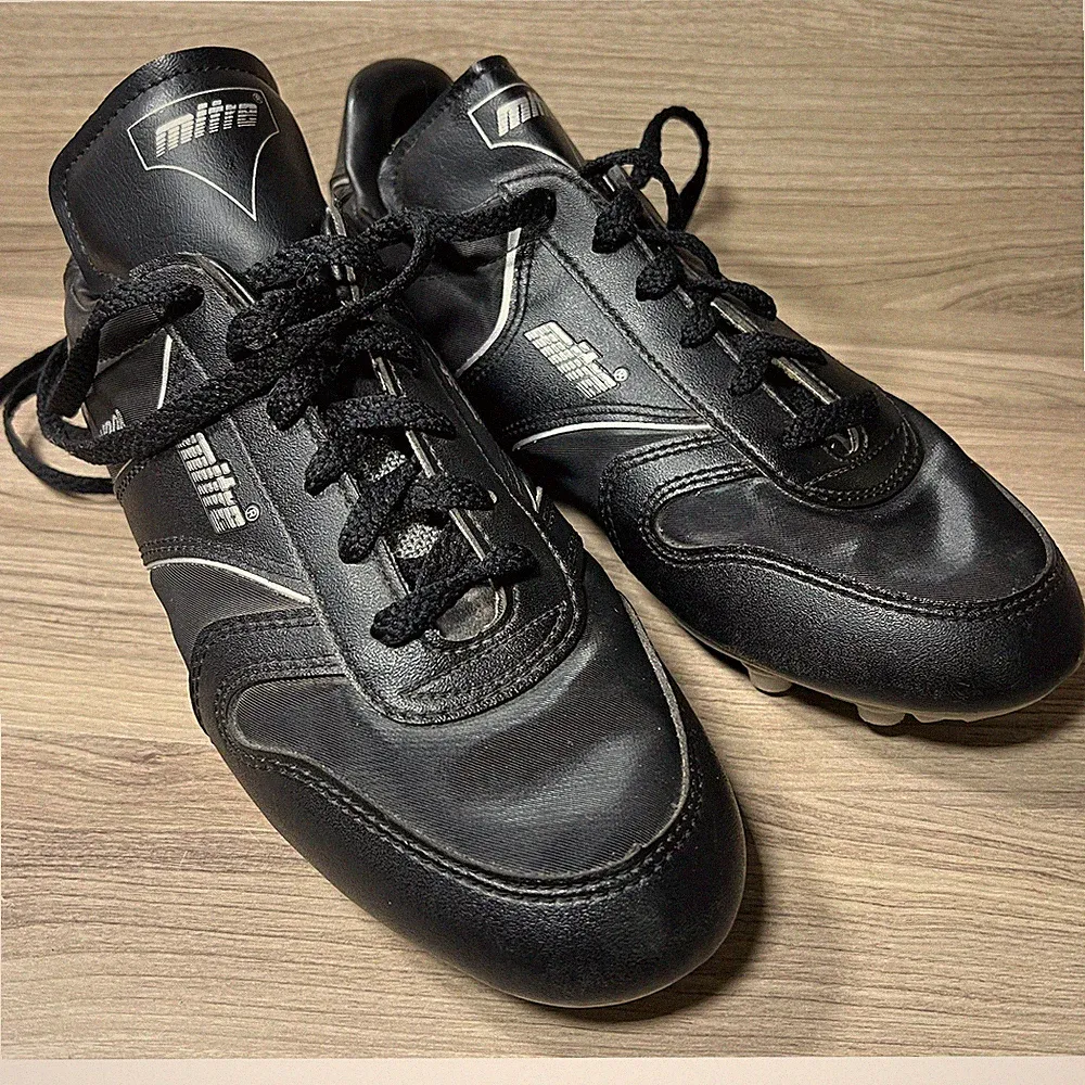 Mitre Condor Soccer Cleats Black Athletic Soccer Shoes