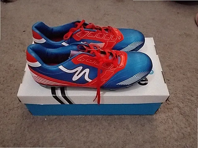 Mitre Control Grip Mens Cleats New With Tag Red Blue White Size 11