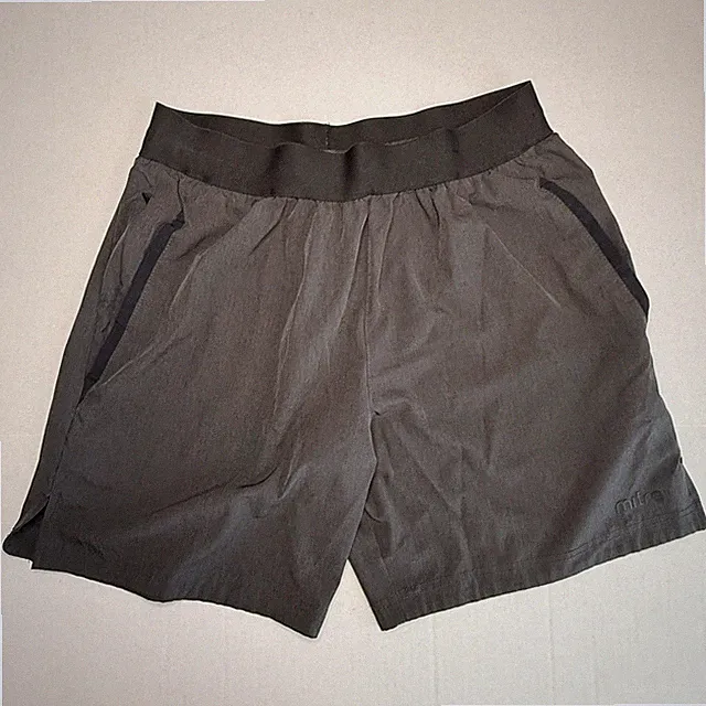 Mitre Mens Athletic Shorts Soccer Shorts Medium 7'' Dark Heather Deep Zip Pocket